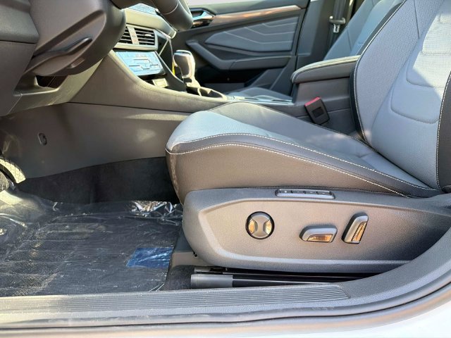 New 2027 Volkswagen Jetta SEL FWD image 17