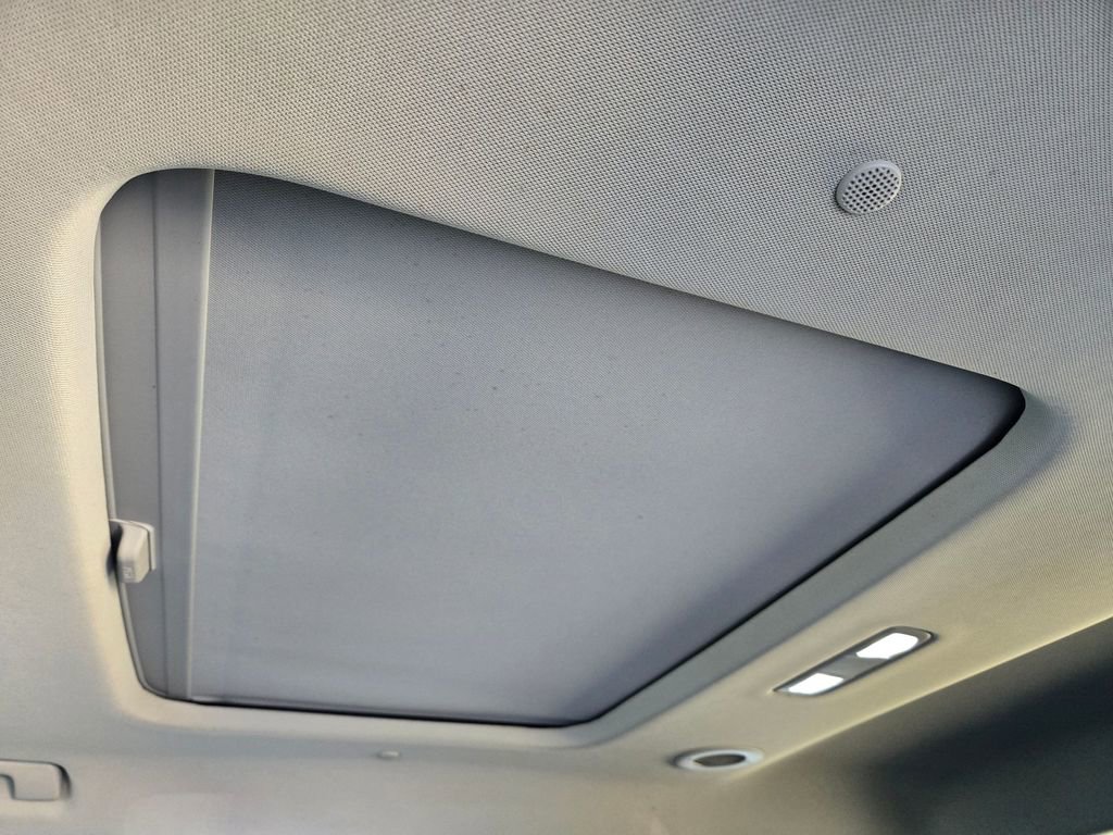 Used 2020 Chevrolet Traverse Premier w/ Redline Edition image 37