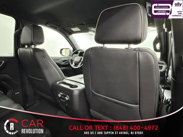 Used 2024 GMC Yukon XL SLT image 60