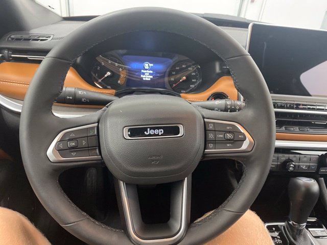Used 2025 Jeep Compass Limited AWD/4WD image 39