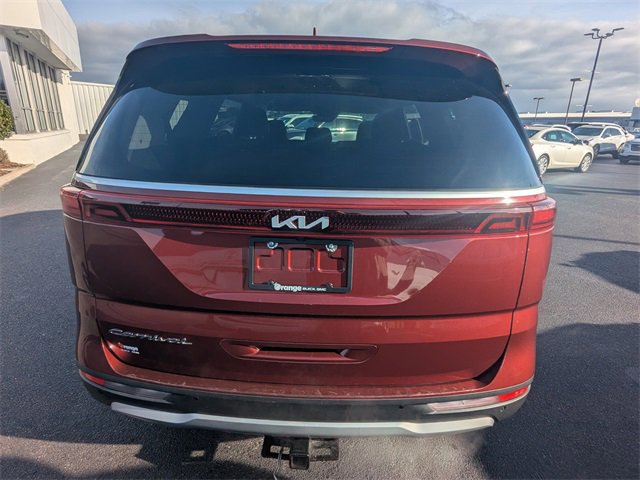Used 2022 Kia Carnival LX image 5