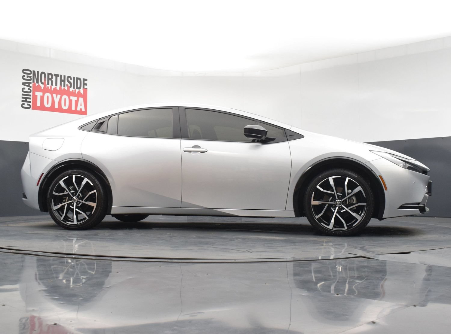 Used 2026 Toyota Prius Plug-In Hybrid FWD image 30