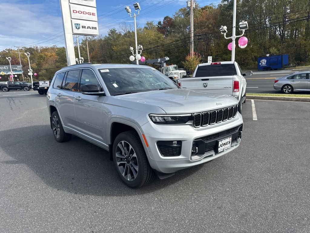 New 2025 Jeep Grand Cherokee L Overland w/ Luxury Tech Group IV AWD/4WD image 2