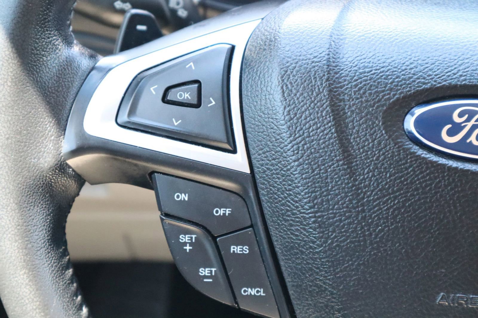 Used 2017 Ford Edge Titanium w/ Equipment Group 301A FWD image 27