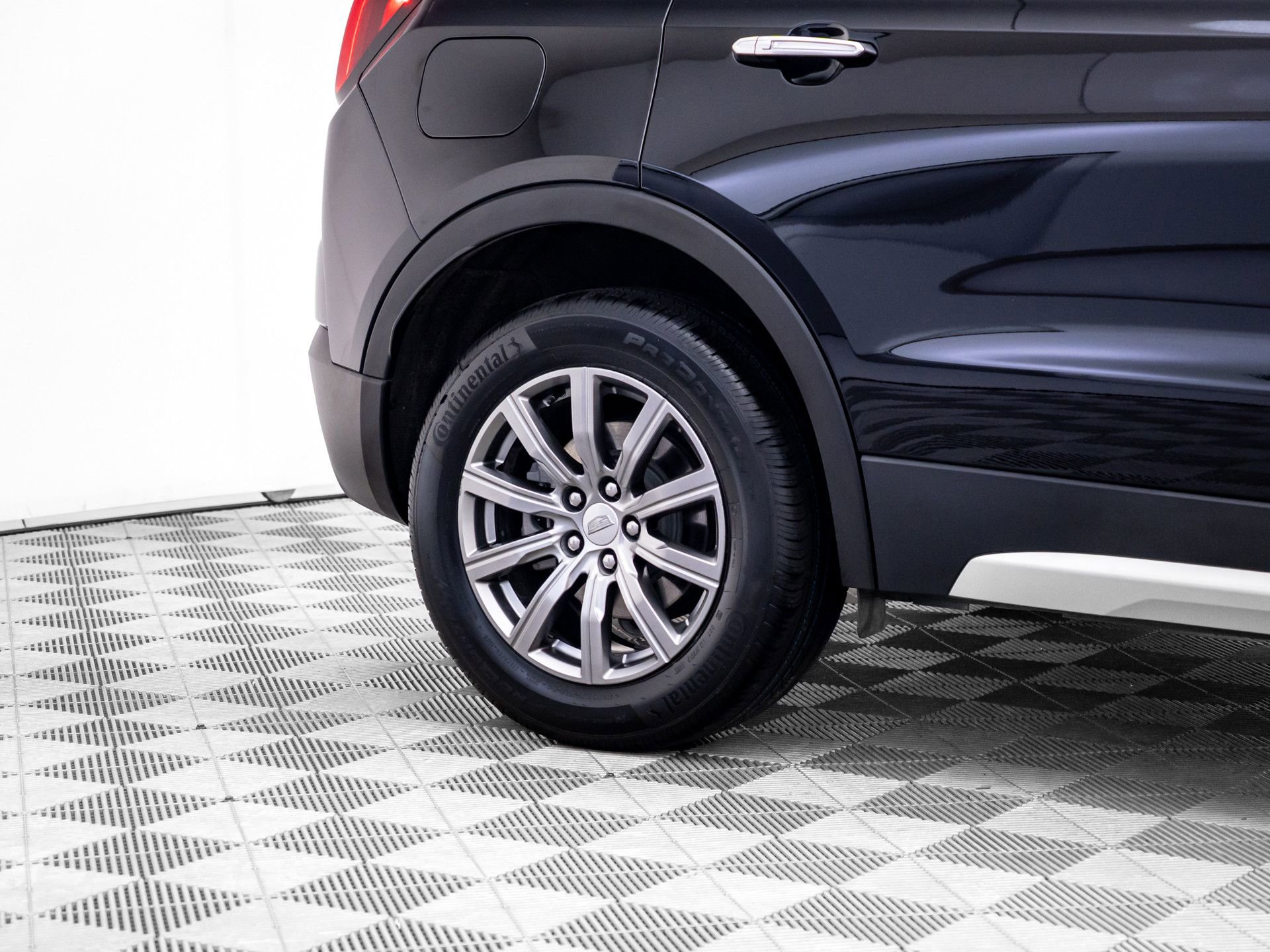 Used 2023 Cadillac XT4 Premium Luxury w/ Technology Package image 37