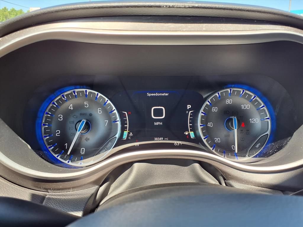 Used 2024 Chrysler Pacifica Touring-L FWD image 31
