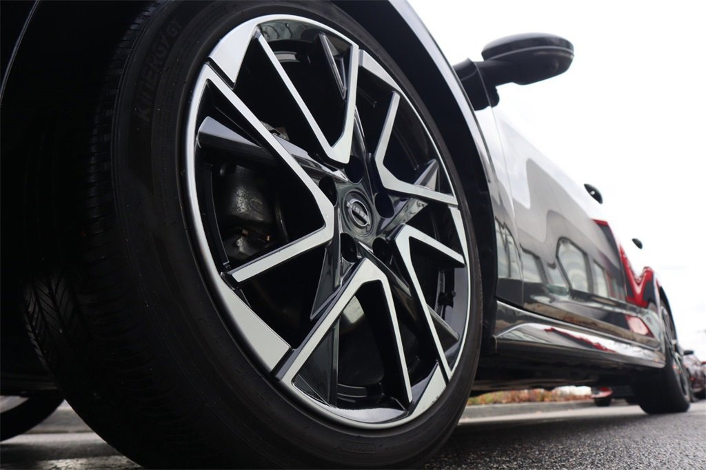 Certified 2025 Nissan Sentra SR w/ SR Premium Package image 11