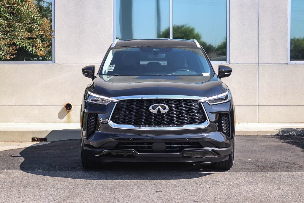 Certified 2023 INFINITI QX60 Luxe w/ Cargo Package FWD image 2