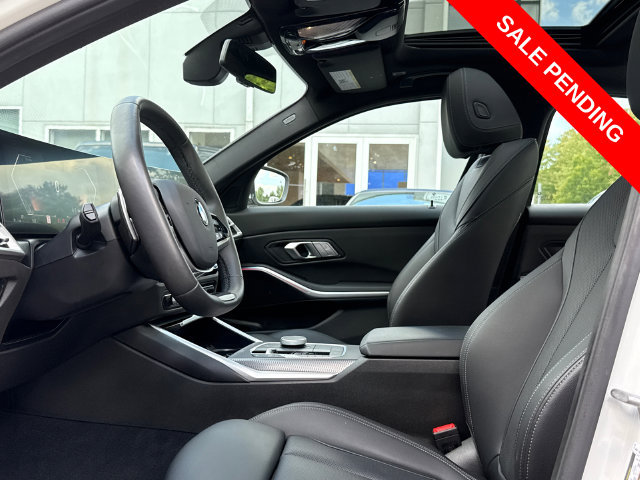 Used 2025 BMW 330i xDrive Sedan w/ Premium Package AWD/4WD image 9