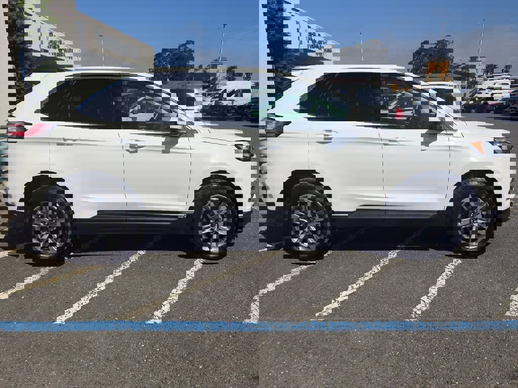 Used 2024 Ford Edge SEL w/ Convenience Package image 10