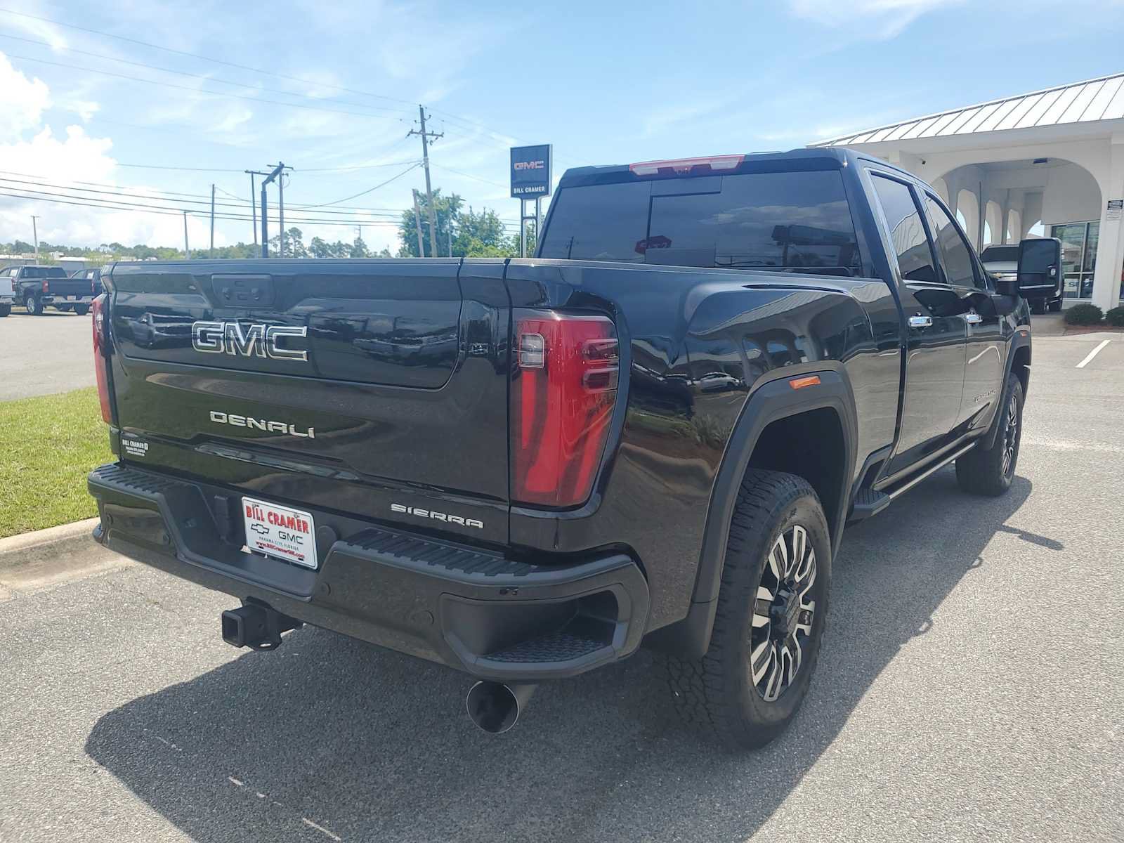 Used 2025 GMC Sierra 2500 Denali Ultimate AWD/4WD image 7