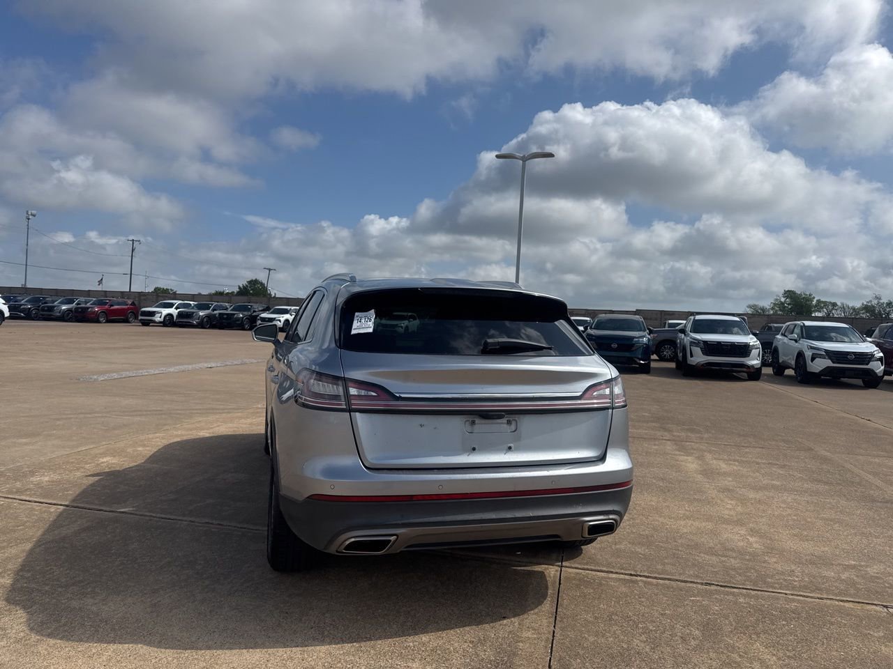 Used 2022 Lincoln Nautilus FWD w/ Premium Package image 17