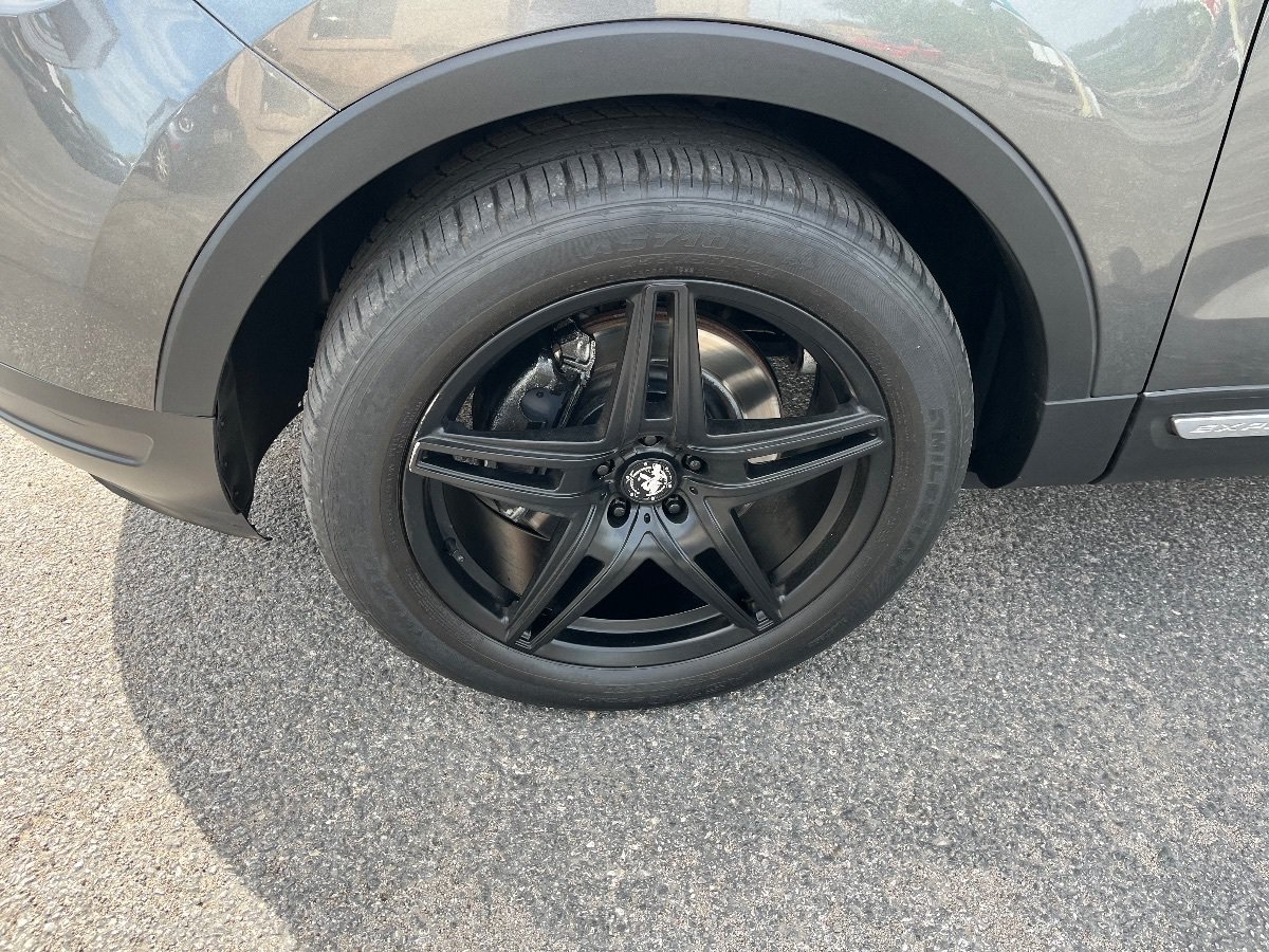 Used 2019 Ford Explorer XLT FWD image 42