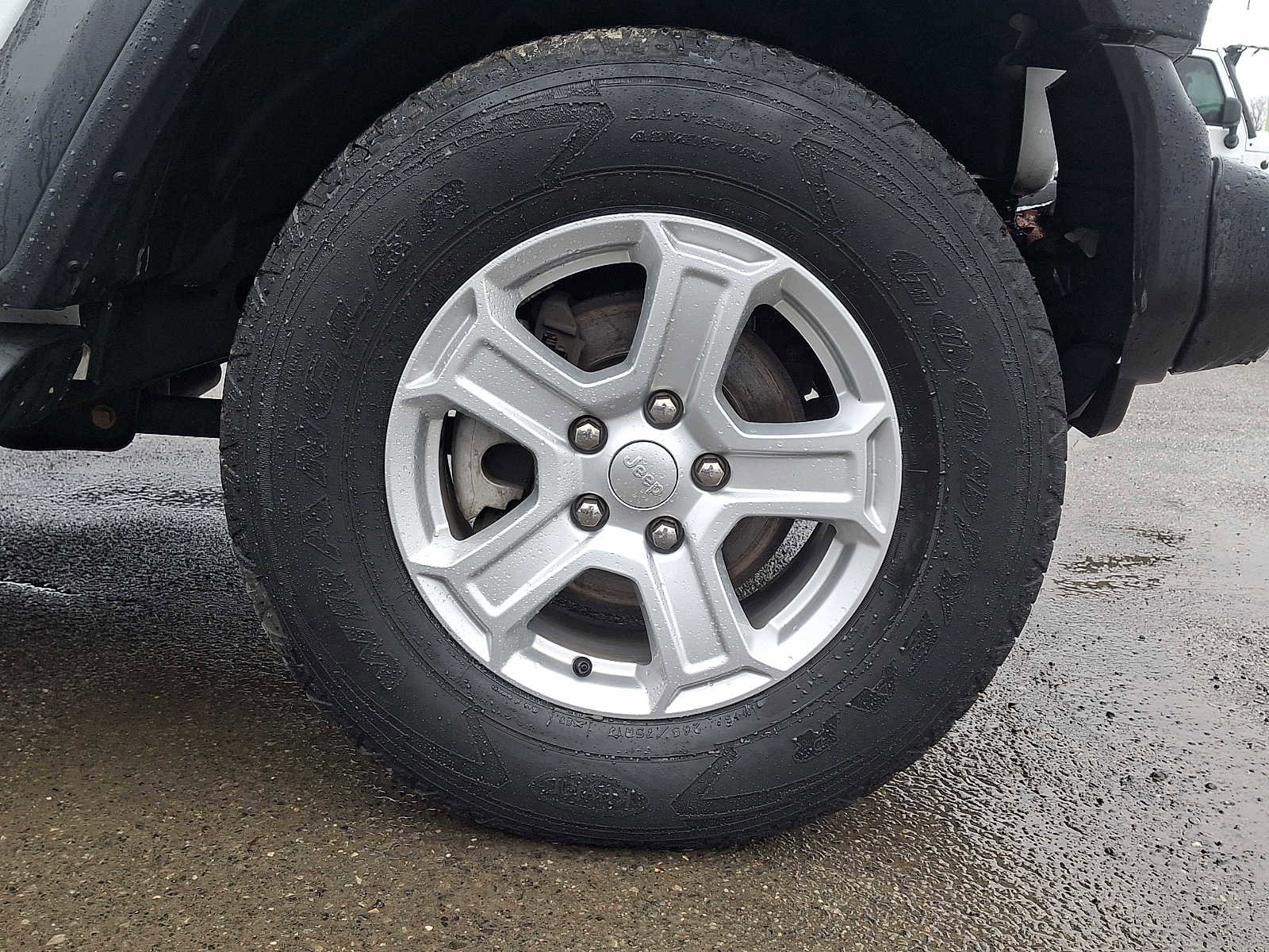 Used 2019 Jeep Wrangler Sport image 8