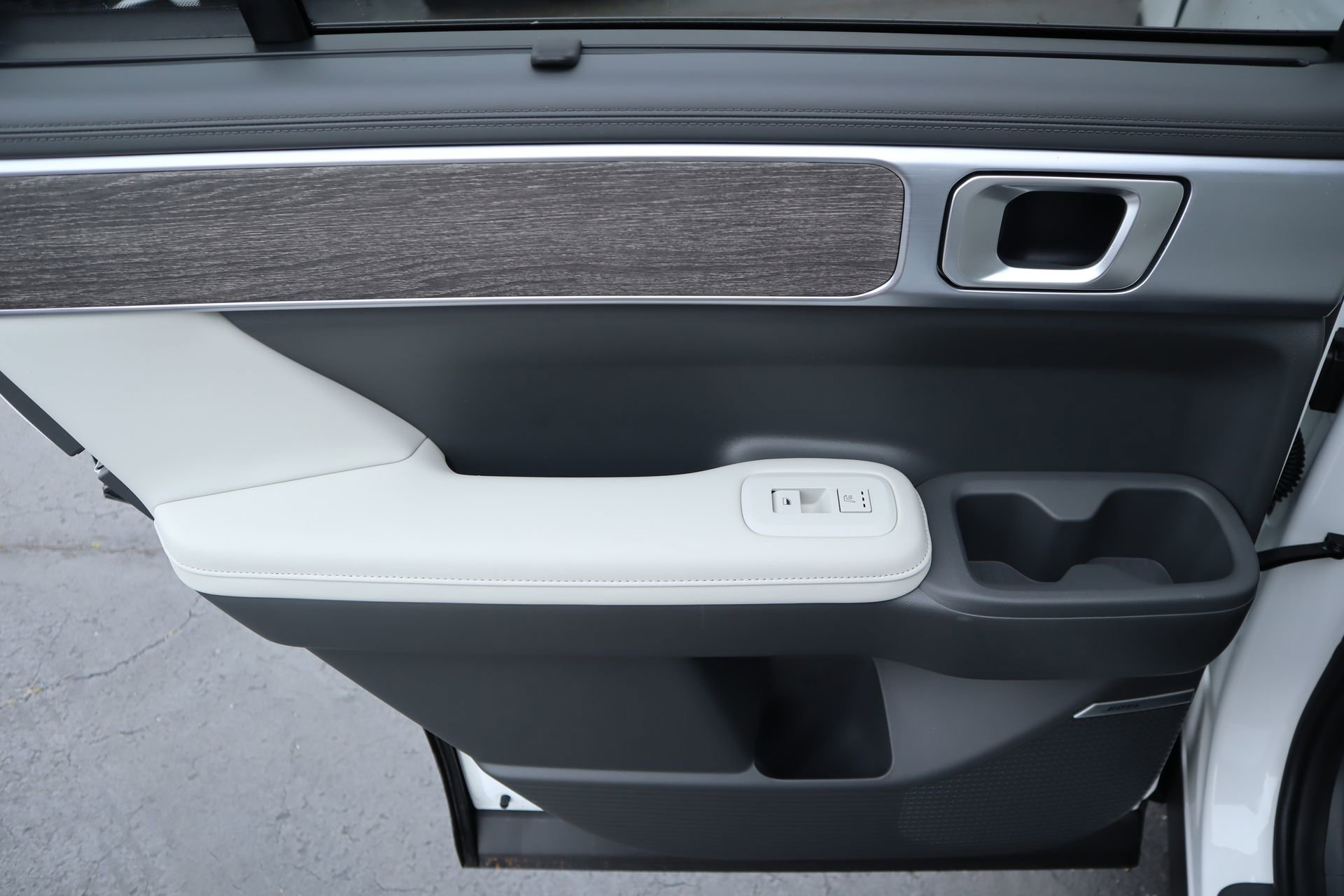 New 2026 Hyundai Santa Fe Limited FWD image 18