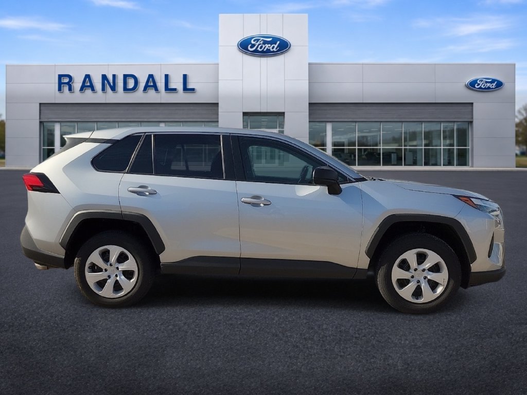 Used 2025 Toyota RAV4 LE AWD/4WD image 6