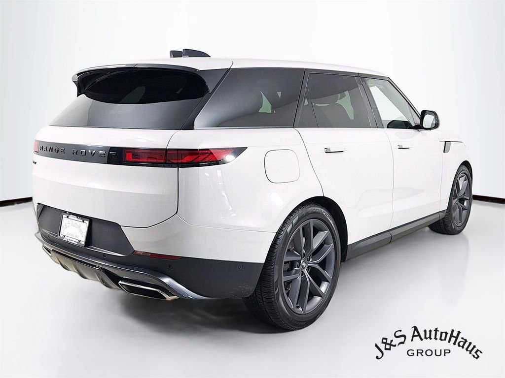 Used 2024 Land Rover Range Rover Sport SE AWD/4WD image 7