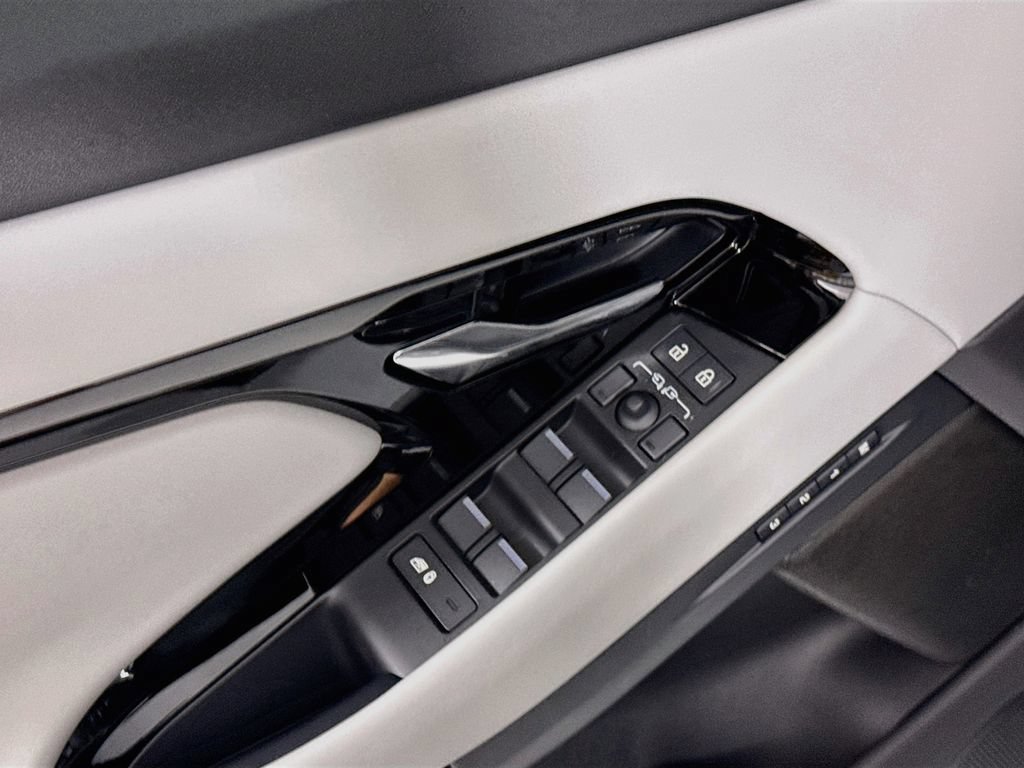 New 2026 Land Rover Range Rover Evoque Hoxton AWD/4WD image 23