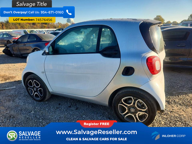 Used 2016 smart fortwo Coupe RWD image 3