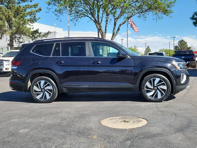 Used 2024 Volkswagen Atlas SE AWD/4WD image 2