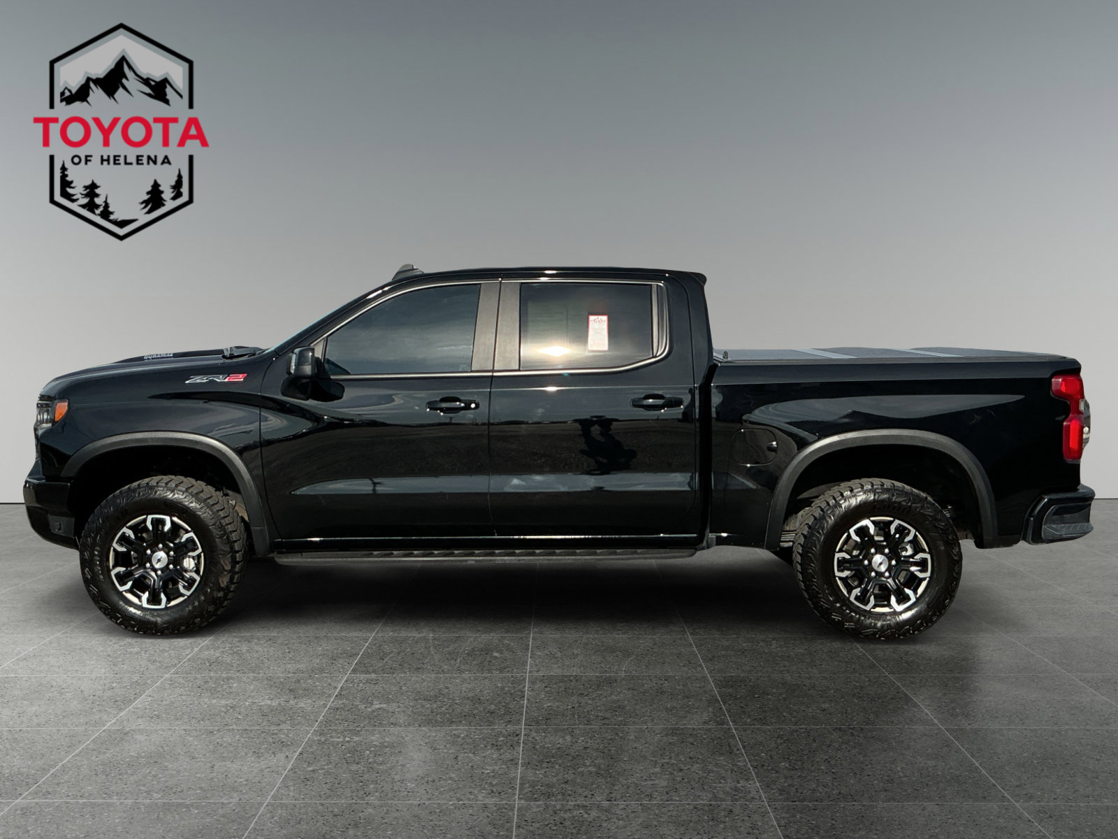 Used 2025 Chevrolet Silverado 1500 ZR2 AWD/4WD image 2