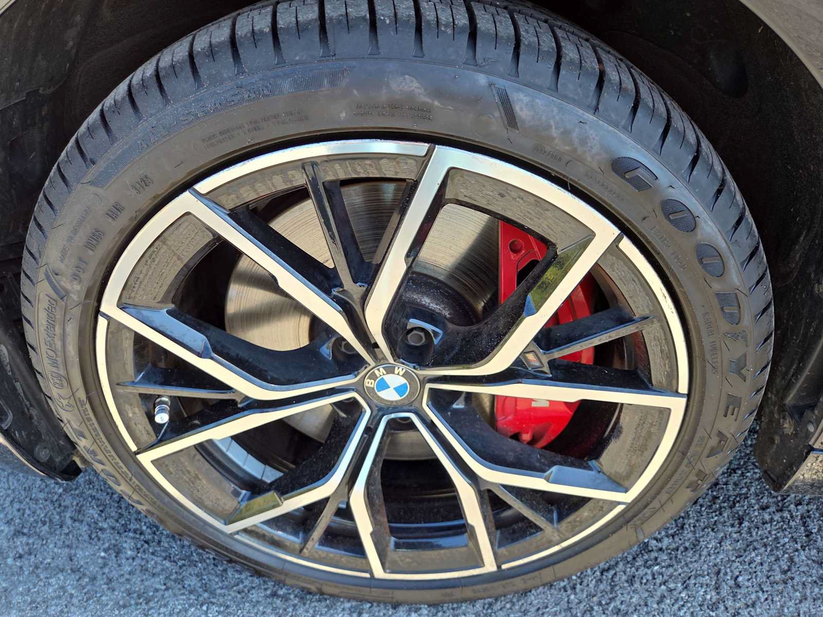 Used 2023 BMW 540i xDrive w/ Dynamic Handling Package AWD/4WD image 24