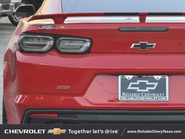Used 2022 Chevrolet Camaro SS RWD image 9