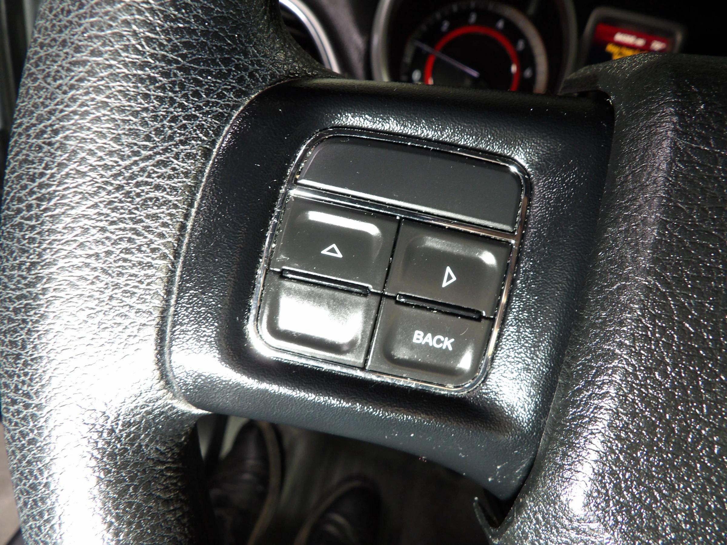 Used 2020 Dodge Journey SE FWD image 19