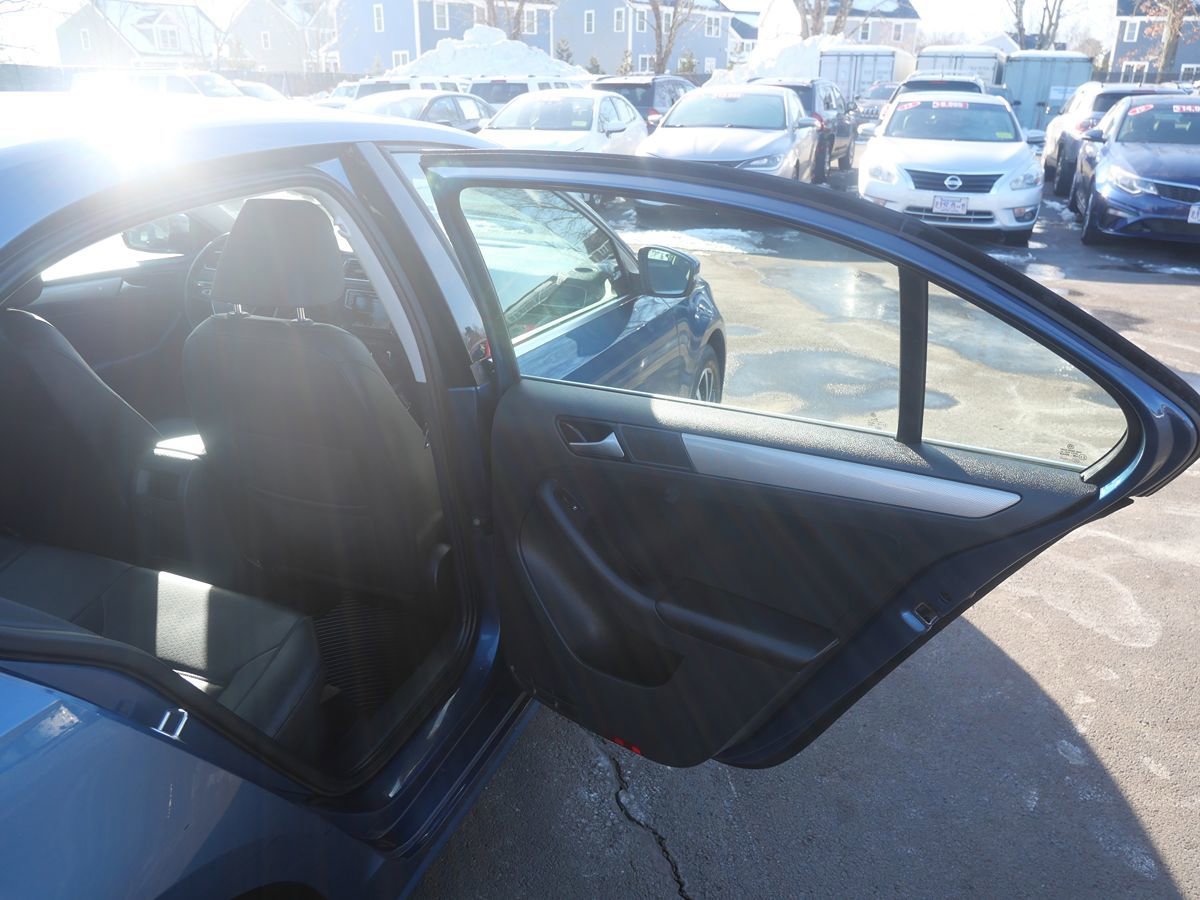 Used 2018 Volkswagen Jetta SE FWD image 29