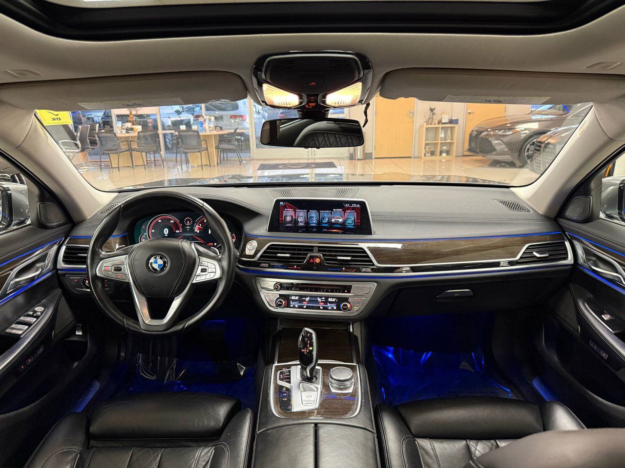 Used 2016 BMW 740i image 11