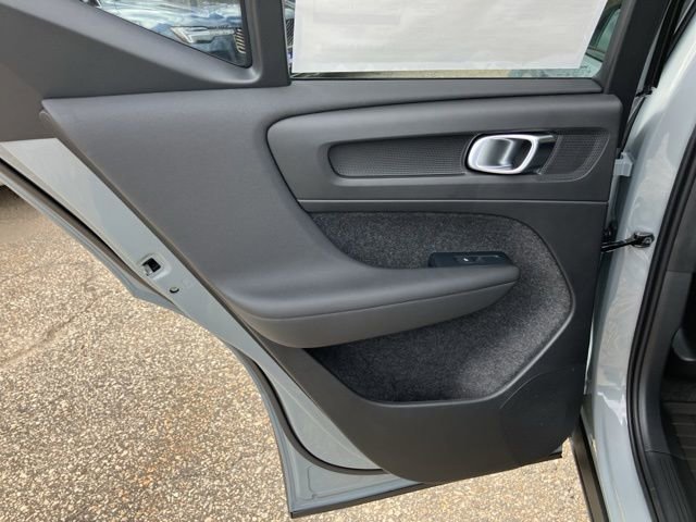 New 2026 Volvo XC40 B5 Plus w/ Climate Package AWD/4WD image 18