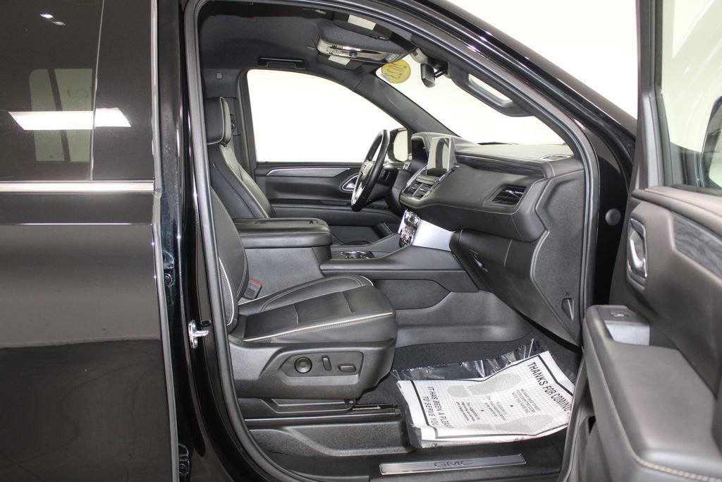 Used 2023 GMC Yukon XL SLT image 31