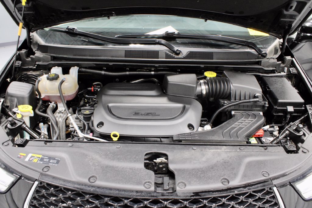 Used 2024 Chrysler Pacifica Touring-L FWD image 17