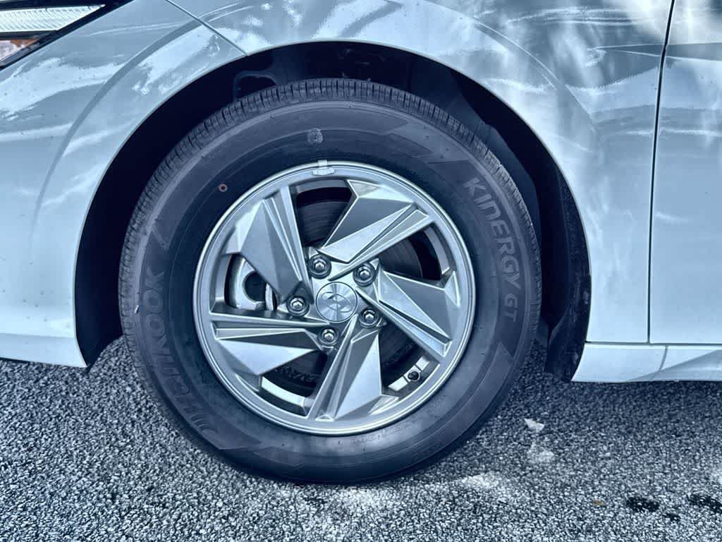 New 2026 Hyundai Elantra SE FWD image 11