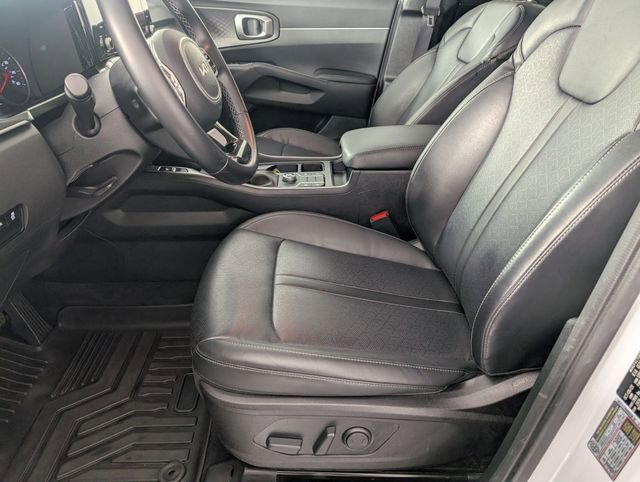 Used 2022 Kia Sorento S image 12