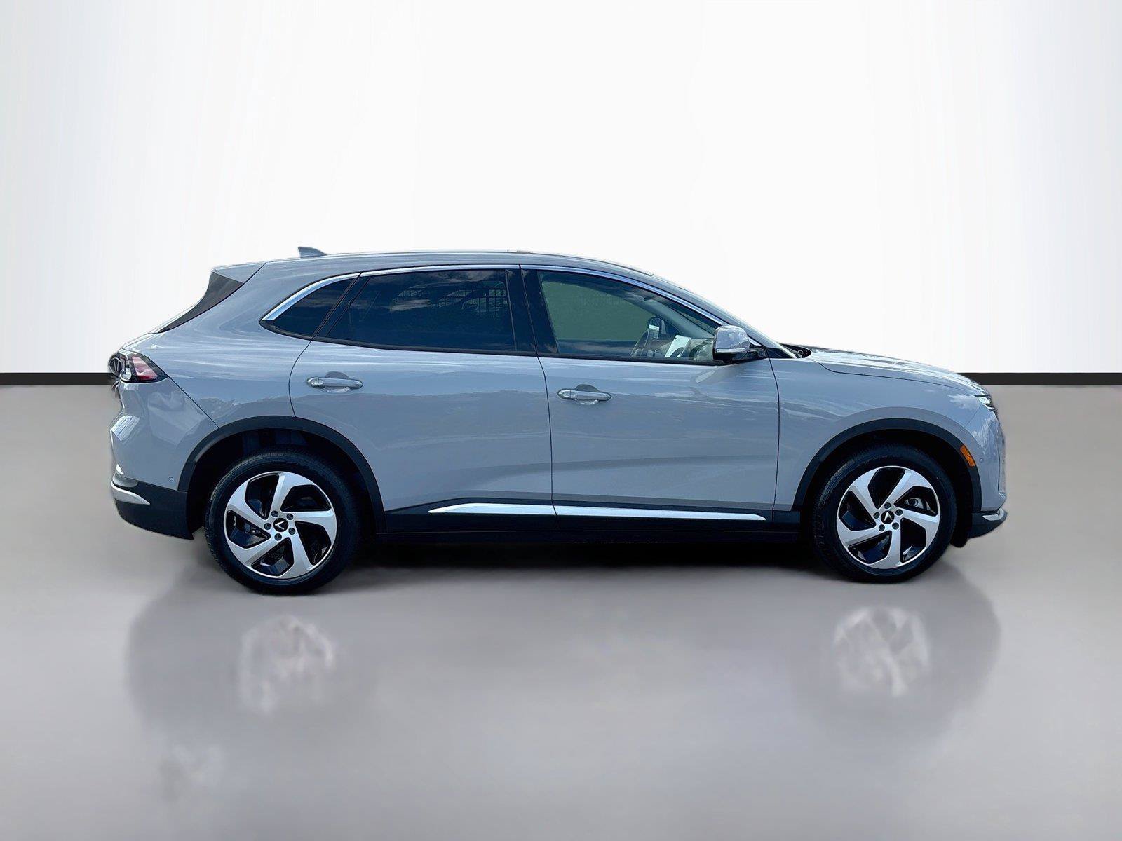 New 2027 VinFast VF 8 Eco AWD/4WD image 8