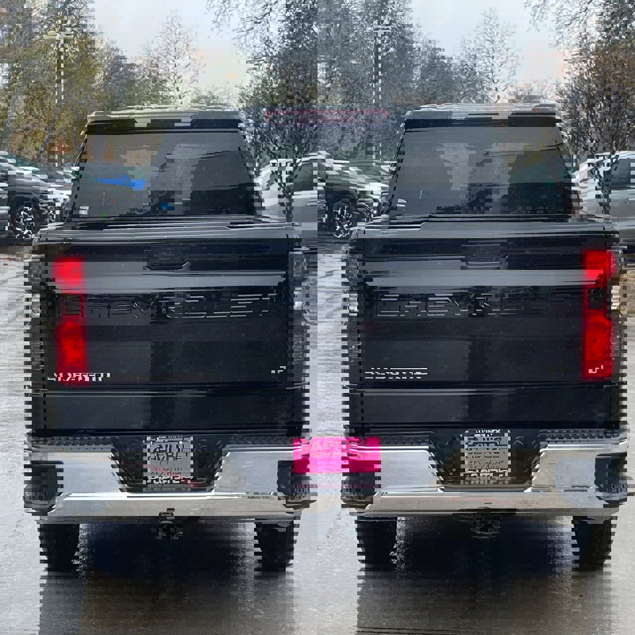 Used 2025 Chevrolet Silverado 1500 LT image 5