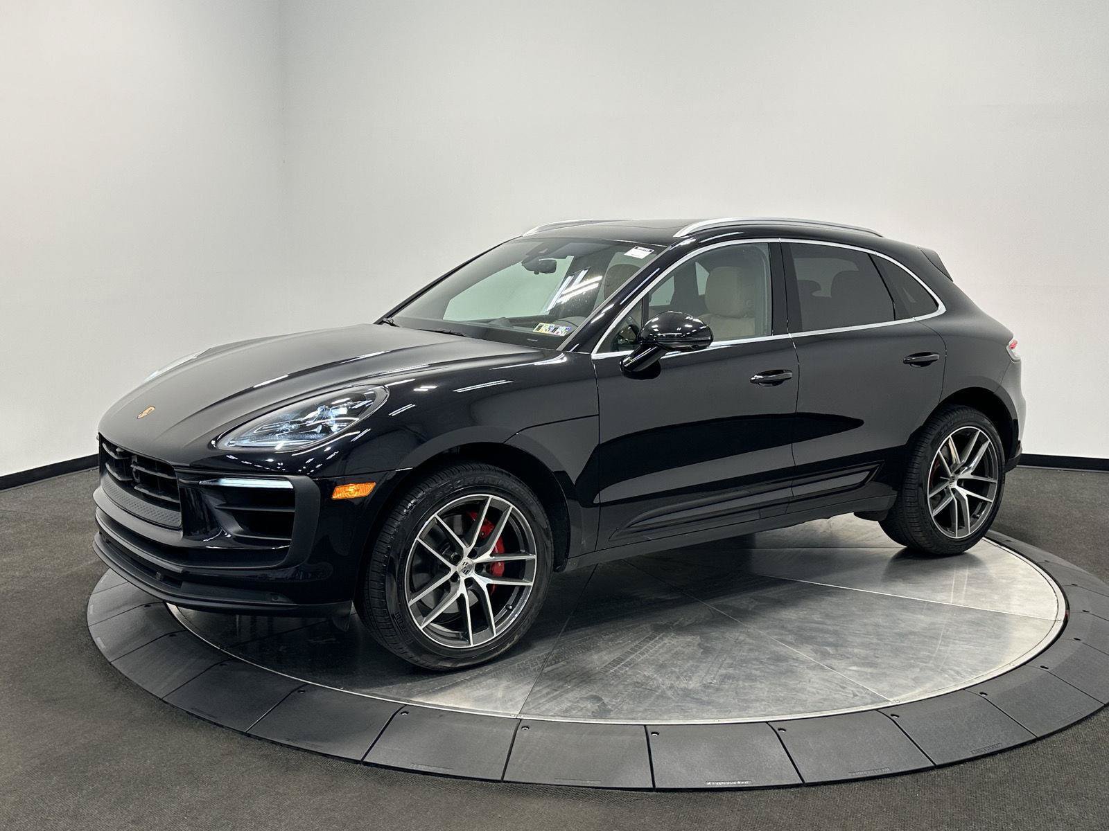 Used 2024 Porsche Macan S AWD/4WD image 1
