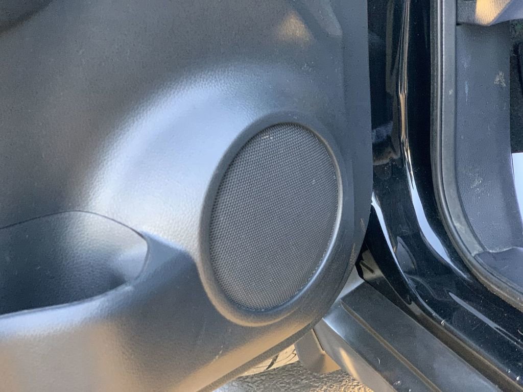 Used 2020 Nissan Rogue SV w/ Premium Package image 23