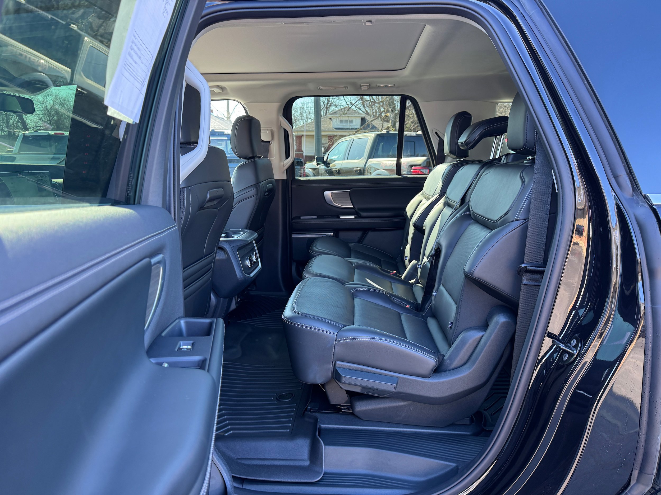 Used 2025 Ford Expedition Max Platinum image 12