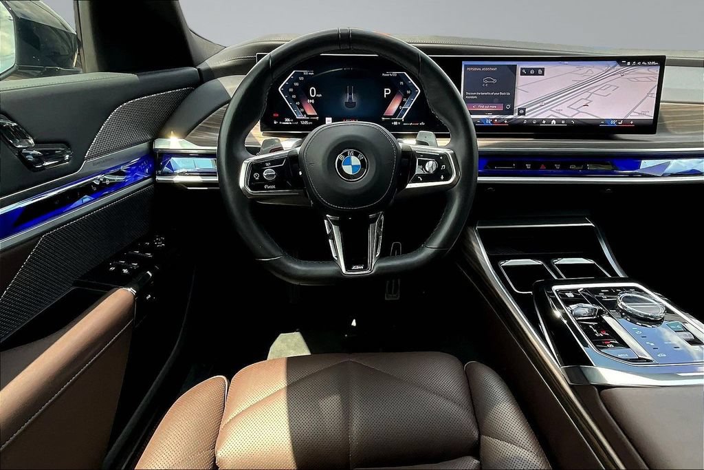 Used 2025 BMW 740i xDrive AWD/4WD image 9