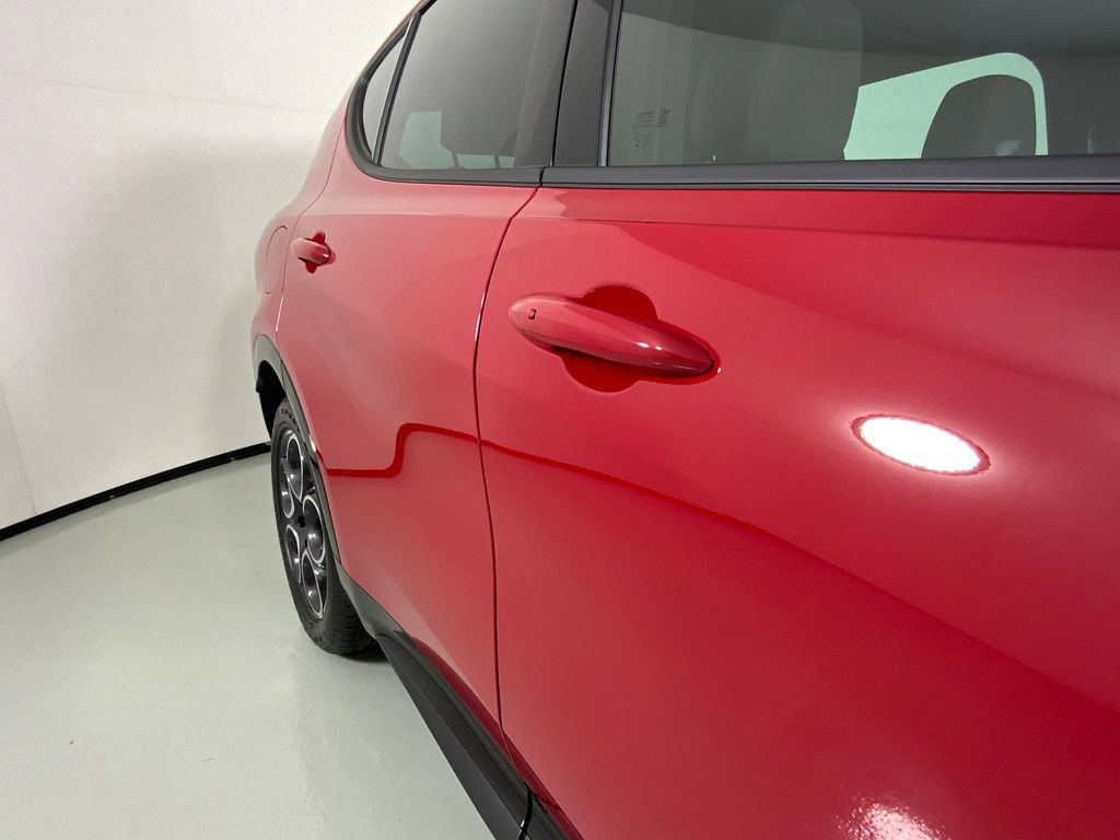 New 2025 Alfa Romeo Tonale AWD/4WD image 6