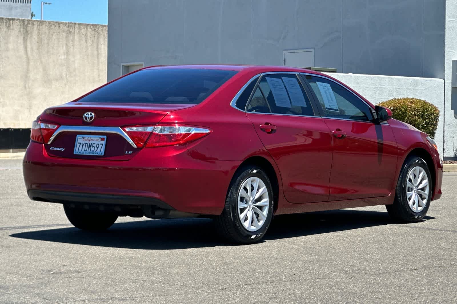 Used 2017 Toyota Camry LE FWD image 2