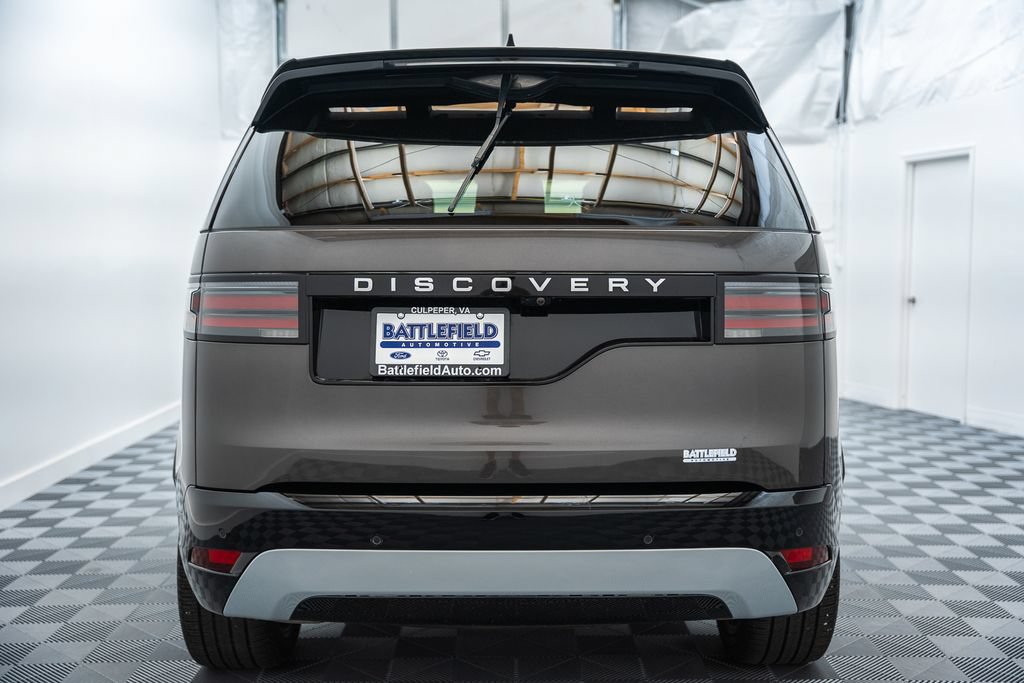 Used 2024 Land Rover Discovery Metropolitan Edition AWD/4WD image 6