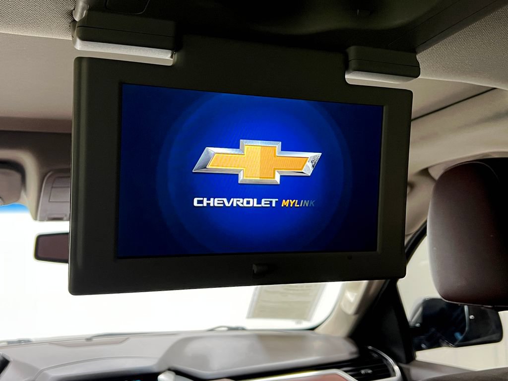 Used 2018 Chevrolet Suburban Premier AWD/4WD image 28
