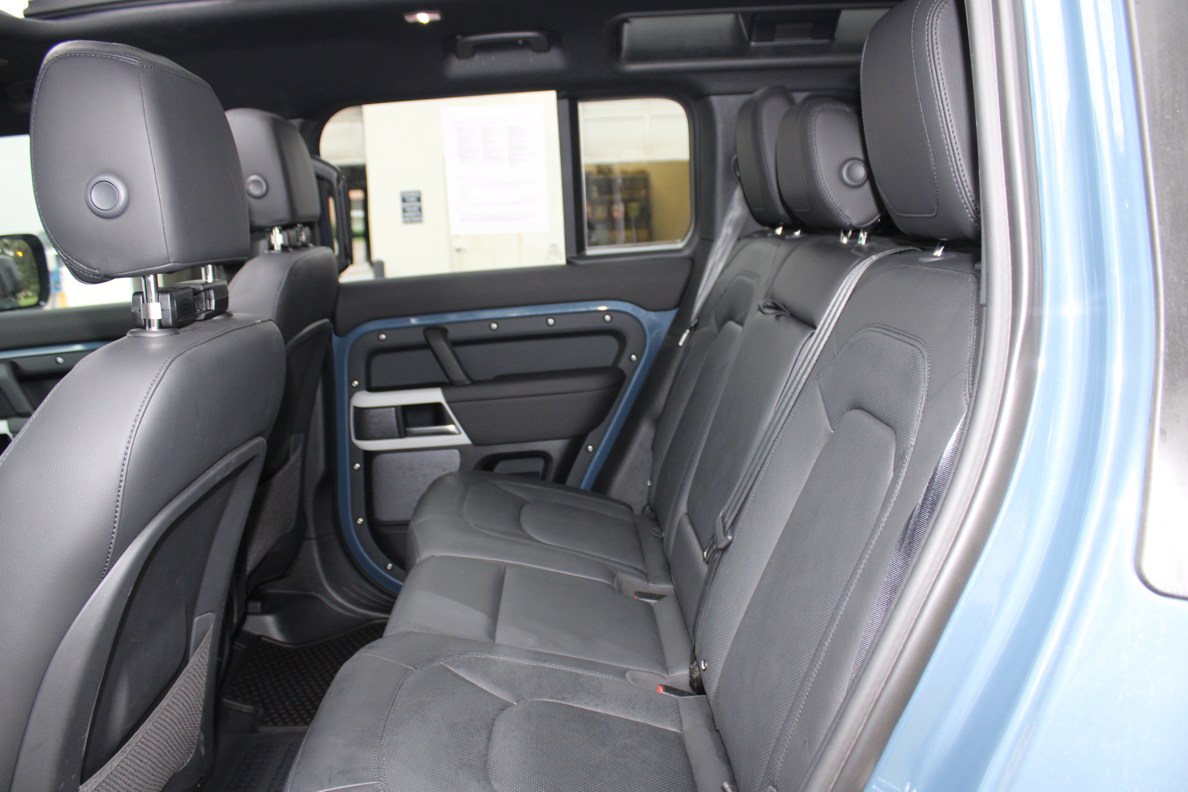 Used 2024 Land Rover Defender 110 S image 37