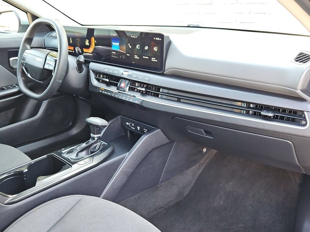 Used 2025 Kia K4 FWD image 32