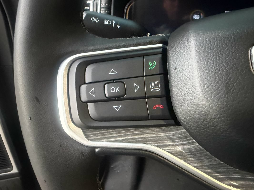 Used 2022 Jeep Wagoneer Series II AWD/4WD image 35