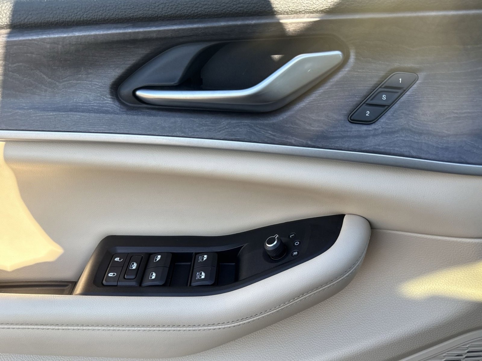 Used 2023 Jeep Grand Cherokee L Limited image 15