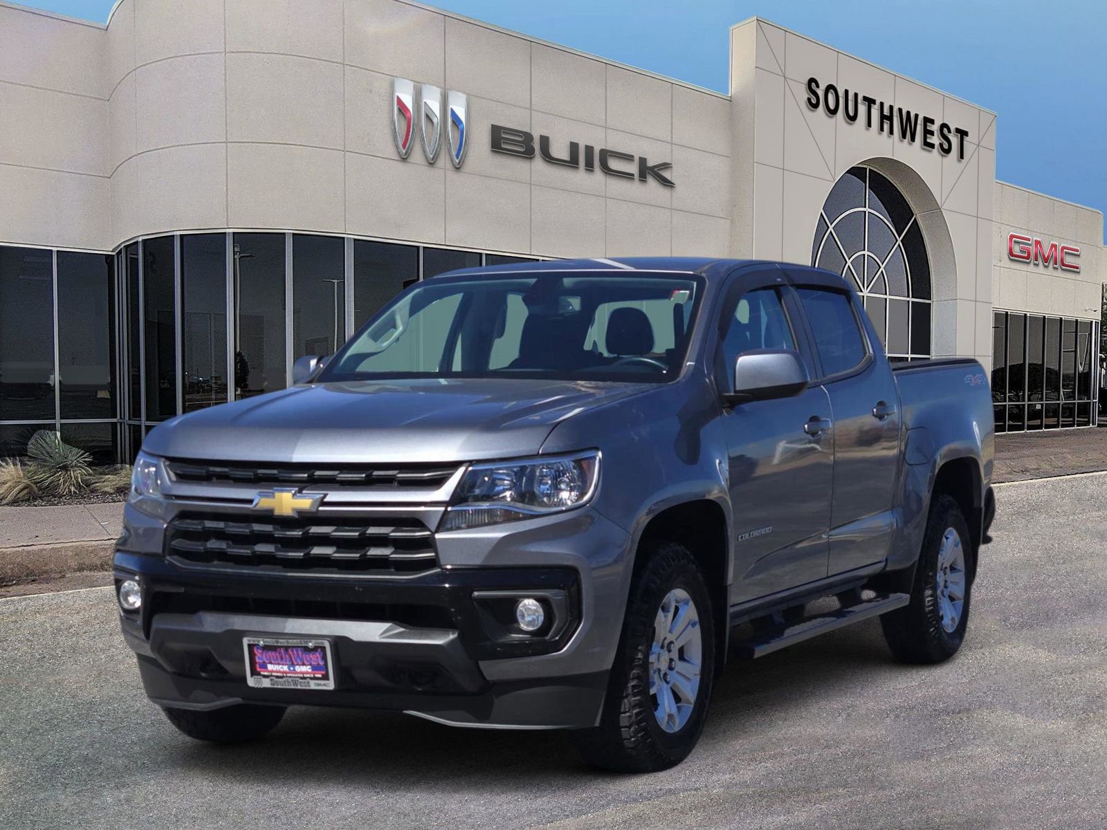 Used 2021 Chevrolet Colorado LT w/ LT Convenience Package image 2